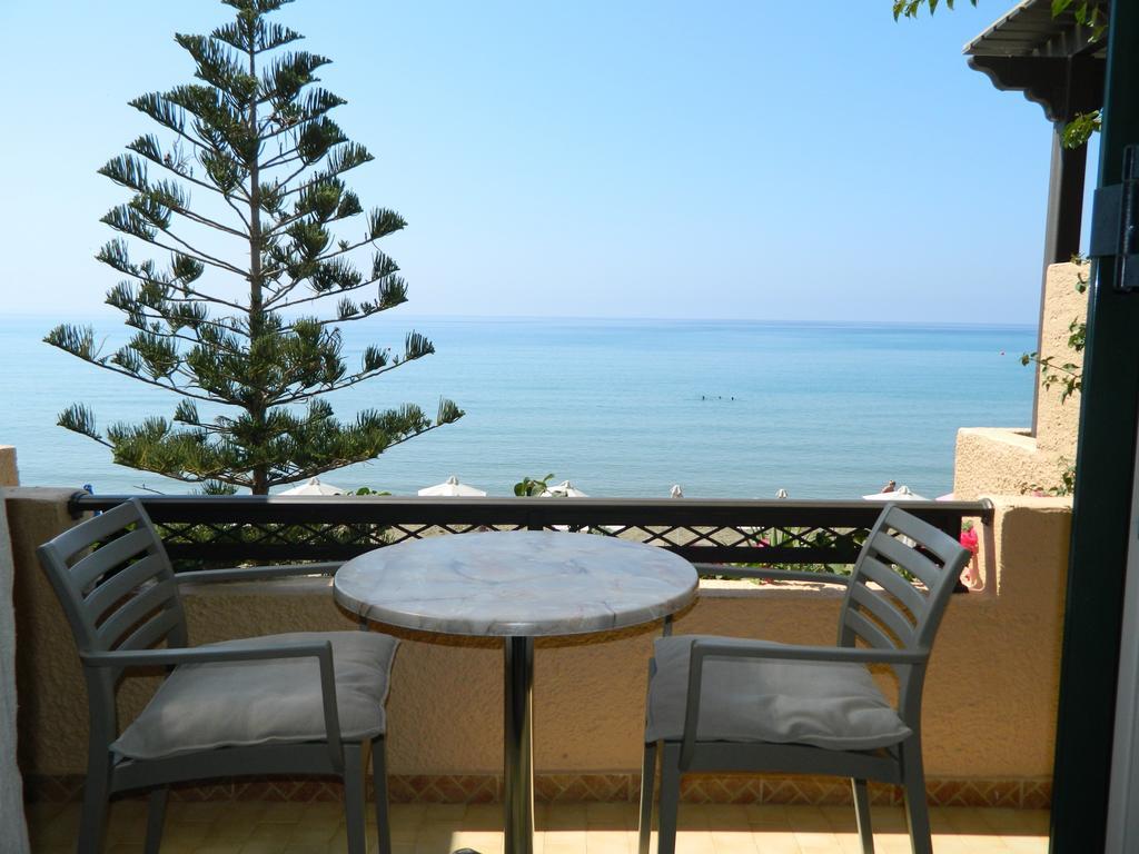Villa Plori Makrýgialos Екстериор снимка